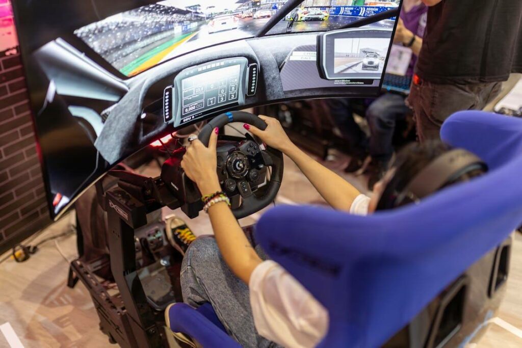 3D Race Simulator is a Real-like Dynamic Sim for Car Racing Games